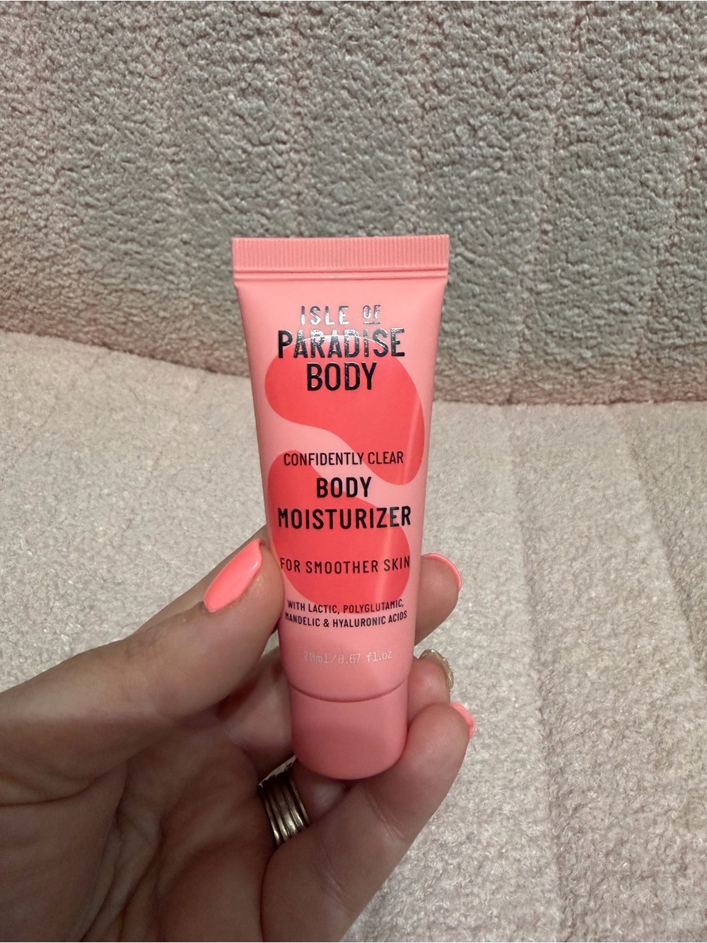Isle of Paradise Body Moisturizer - Coral Pink Tube
